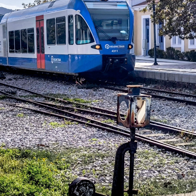 Οινόη - Χαλκίδα: Διακοπή σιδηροδρομικής γραμμής λόγω φωτιάς  - Η ανακοίνωση της Hellenic Train