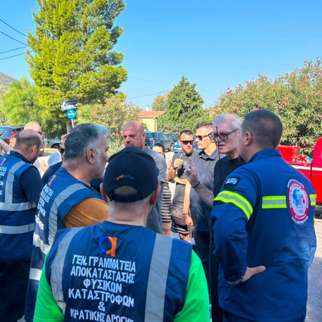 Φωτιά στη Δυτική Αττική: Ξεκίνησαν οι αυτοψίες - Έως 50 κατοικίες με καταστροφές στη Μάνδρα