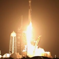 Πύραυλος της Space X συνετρίβη στη Σελήνη: Το χρονικό της σύγκρουσης και τα διαστημικά σκουπίδια