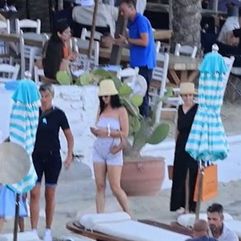 Στη Μύκονο η Katy Perry: Βόλτες, shopping και χαλαρές στιγμές στο Νησί των Ανέμων