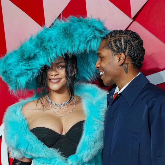 «Αυτήν τη στιγμή βρίσκεται στο στούντιο»: O A$AP Rocky αποκάλυψε ότι η Rihanna ετοιμάζει νέα μουσική