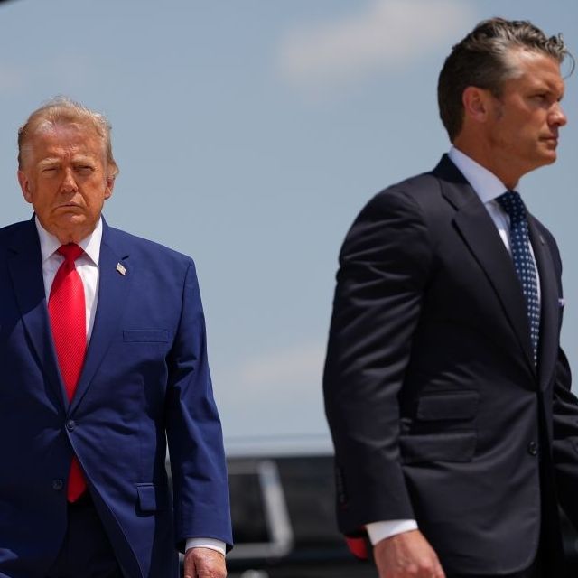 Washington Post: Καβγάς Τραμπ – Χέγκσεθ για τα τις ελλείψεις πυρομαχικών