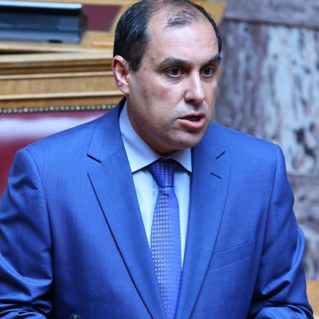 Κατσαφάδος για πυρόπληκτους: «Θα δώσουμε 1.000 ευρώ/τμ για να χτιστούν ξανά τα ’κόκκινα' σπίτια»