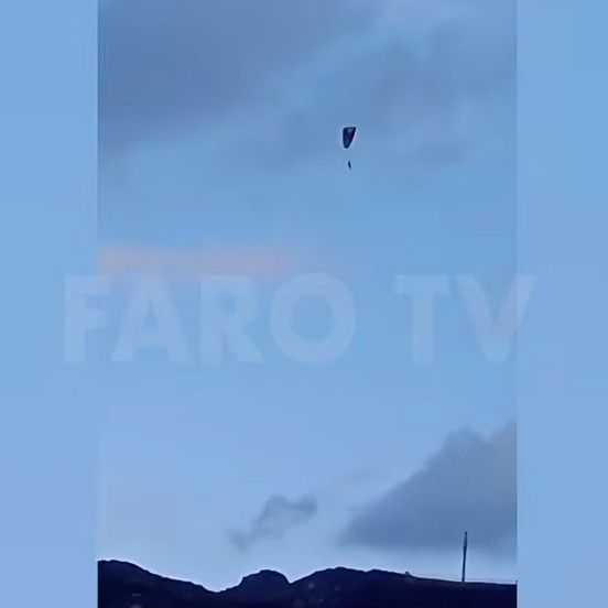Θέουτα: Μετανάστης σκοτώνεται προσπαθώντας να μπει στην πόλη με αλεξίπτωτο πλαγιάς - Βίντεο