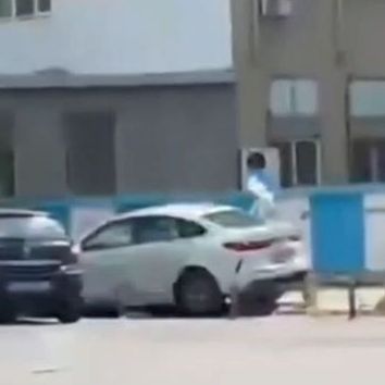 Θεσσαλονίκη: Βίντεο ντοκουμέντο από την άγρια καταδίωξη - Οι διαδοχικές συγκρούσεις των δύο οχημάτων