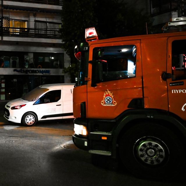 Άλιμος: Υπό έλεγχο η φωτιά που ξέσπασε σε υπόγειο καταστήματος