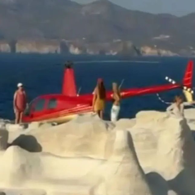Παρέμβαση εισαγγελέα για το ελικόπτερο που προσγειώθηκε δίπλα σε λουόμενους στη Μήλο