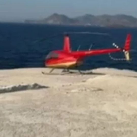 Μήλος - Ελικόπτερο στο Σαρακήνικο: «Δεν... κινδύνευσε κανείς», η απίστευτη δικαιολογία του χειριστή