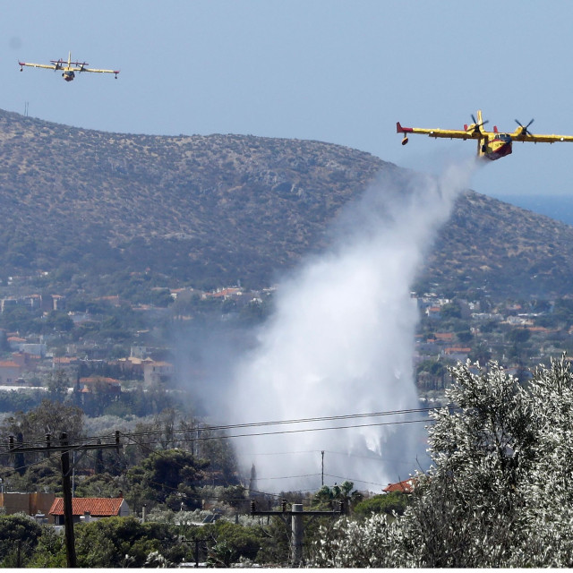 Διπλό πύρινο μέτωπο στην Ηλεία: Μετά τη Γαστούνη ξέσπασε φωτιά και στα Κοττέικα - 7 εναέρια