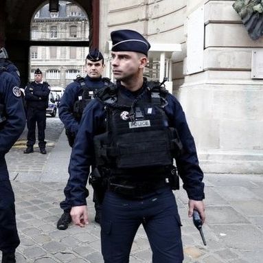 Γαλλία: Δύο αστυνομικοί δέχθηκαν επίθεση με μαχαίρι στην Τουλούζη - Ο δράστης φώναζε «Αλλάχ Ακμπάρ»