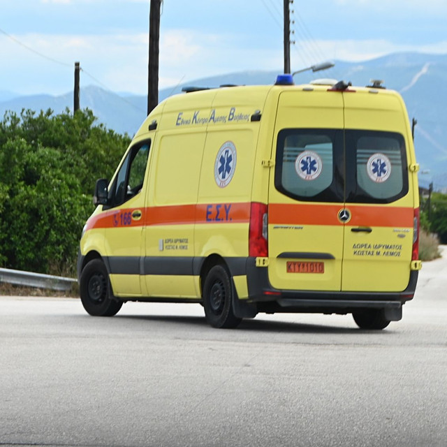 Συναγερμός στην Πάτρα: Παιδί 2,5 ετών έπεσε από μπαλκόνι – Δέντρο ανέκοψε την πτώση του