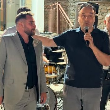 Ποιος φώναξε «γειά σου ρε Παπαστεργίου με το βιολί σου» - Η χιουμοριστική ανάρτηση του υπουργου