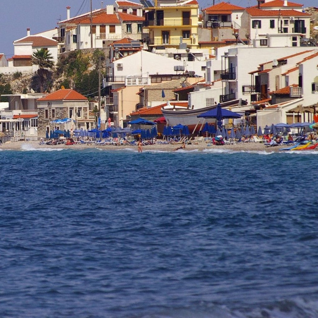 Η εξοχική κατοικία με τη σεζόν γίνεται ολοένα και πιο δυσεύρετη