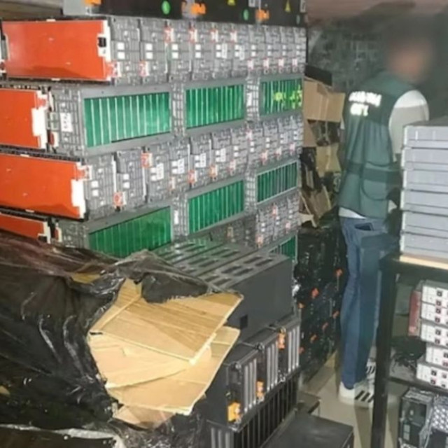 Έκανε το σπίτι του αποθήκη με 45 τόνους μπαταριών λιθίου και καταδικάστηκε σε 18 μήνες φυλάκιση