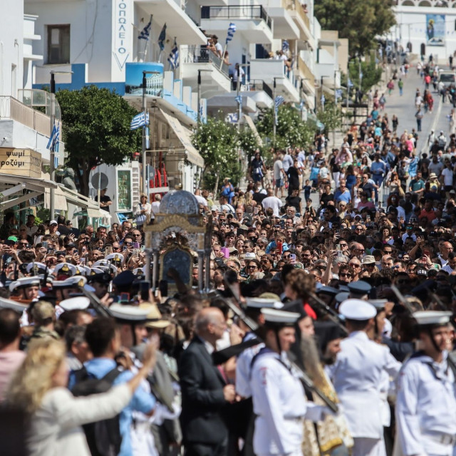 Δεκαπενταύγουστος στα νησιά: Τήνος, Πάτμος, Πάρος και Σίφνος στο επίκεντρο των εορτασμών