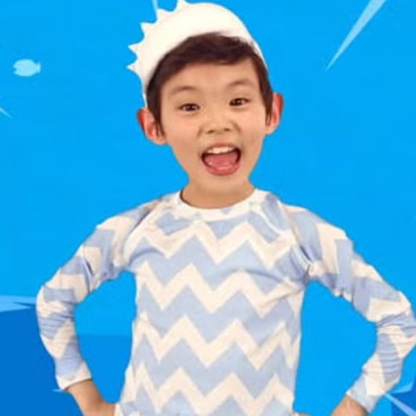 Ο μπόμπιρας από το Baby Shark μεγάλωσε και θέλει να γίνει είδωλο της K-Pop