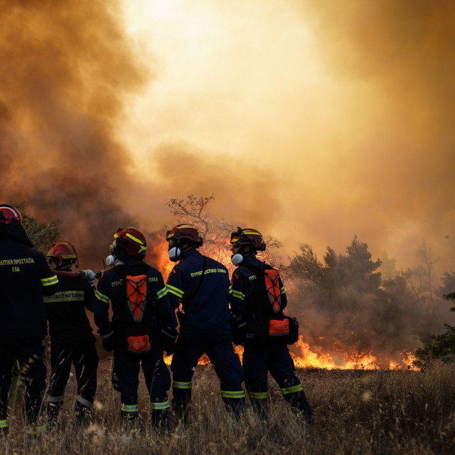 Στο «κόκκινο» η Αττική, Red Code για φωτιές και βοριάδες έως 8 μποφόρ - Δύσκολο το επόμενο τριήμερο