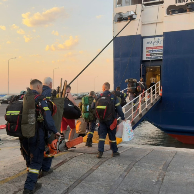 Μυτιλήνη: Πυροσβέστες έμειναν πέντε ημέρες αντί για ένα 24ωρο - «Δεν είμαστε μηχανές», καταγγέλλουν