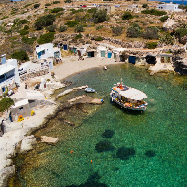 Κίμωλος: Στην Ιατροδικαστική Υπηρεσία του Πειραιά η σορός του 17χρονου που πέθανε από ηλεκτροπληξία