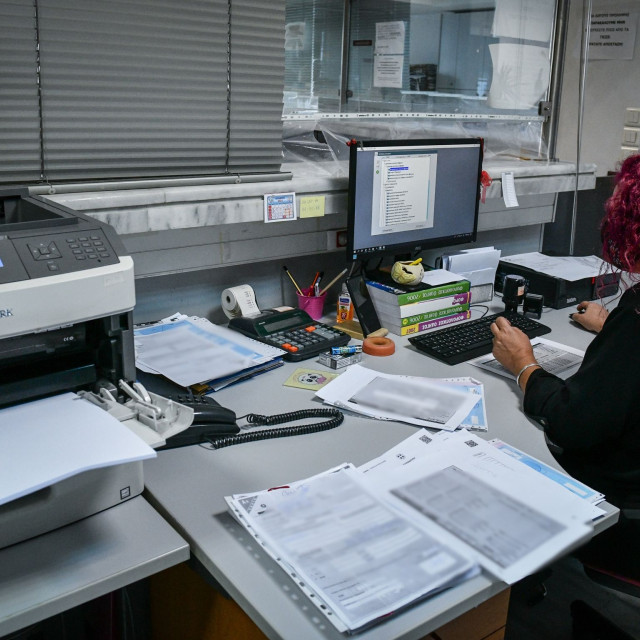 Πράσινο για 20.870 προσλήψεις στο Δημόσιο το 2027: Πώς θα κατανεμηθούν οι θέσεις – Δείτε πίνακα