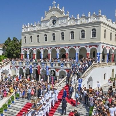 Τήνος: Δείτε live τη λιτάνευση της Ιεράς Εικόνας της Παναγίας