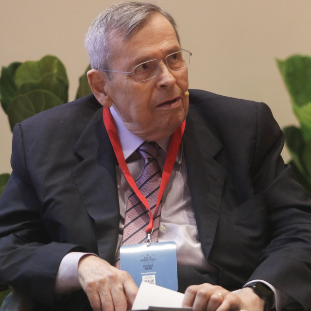 Ο «άγνωστος» Στέφανος Μάνος: Ο σκληρός τεχνοκράτης που «έσωσε» την Πλάκα
