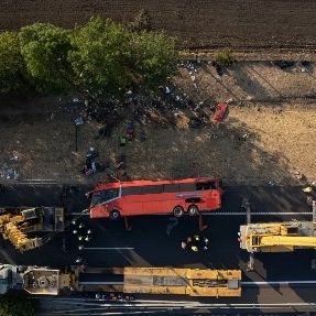 Τραγωδία στην Ουγγαρία: Κοιμήθηκε στο τιμόνι ο οδηγός του πολωνικού λεωφορείου με προσκυνητές