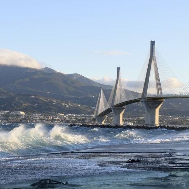 Ρίο: Προσάραξε θαλαμηγός με 5 επιβάτες - Συναγερμός στο λιμενικό