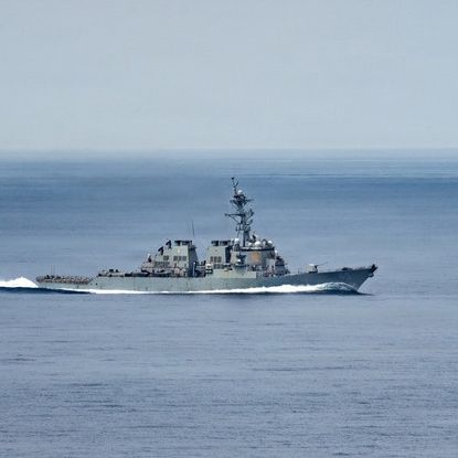 Αμερικανικό αντιτορπιλικό έμεινε χωρίς ρεύμα και... τουαλέτες στη Νότια Σινική Θάλασσα