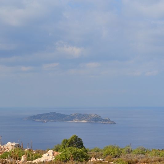 Κλιμακώνει η Τουρκία: Αμφισβητεί το ελληνικό χωροταξικό των ΑΠΕ και επαναφέρει «γκριζες ζώνες»