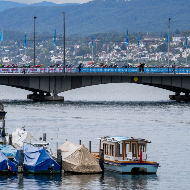 Ελβετία: Η λίμνη της Ζυρίχης έπεσε στο χαμηλότερο επίπεδο από το 1951