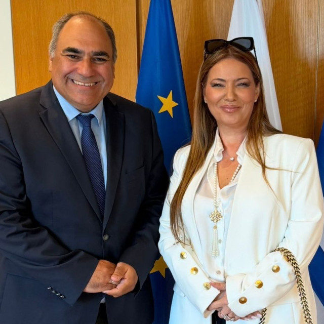 Η πρώτη συνάντηση της νέας πρέσβης του Ισραήλ στην Ελλάδα Πνινάτ Γιανάι