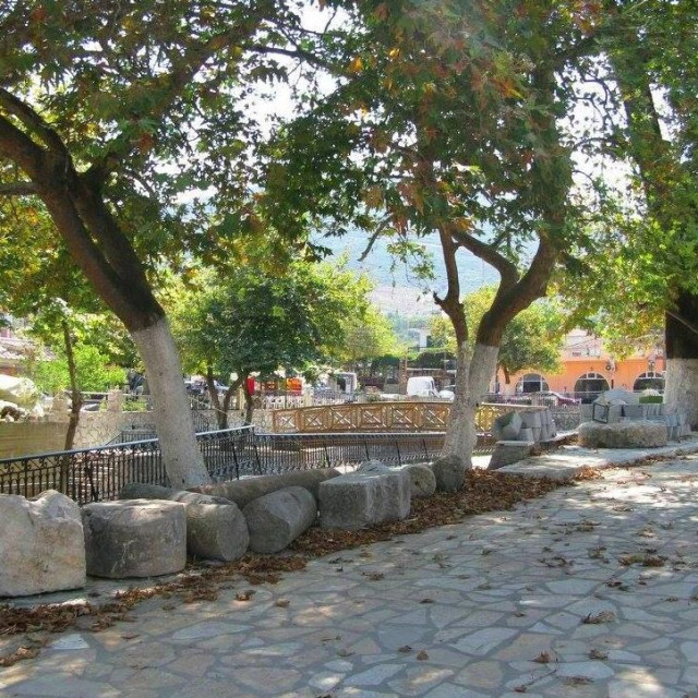 Βόνιτσα: Μαχαιρώθηκαν για τα... μάτια μιας γυναίκας στο πανηγύρι του χωριού