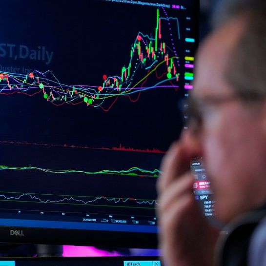 Wall Street: Ισχυρές απώλειες παρά τις παρεμβάσεις Μπέσεντ για τα ομόλογα