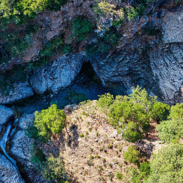Συναγερμός στη Σαμοθράκη: Επιχείρηση για 60χρονη πεζοπόρο που τραυματίστηκε από πτώση