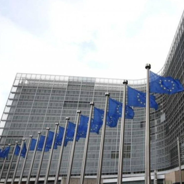 Η ΕΕ εγκρίνει 6,1 δισ. ευρώ για την άμυνα της Ουκρανίας