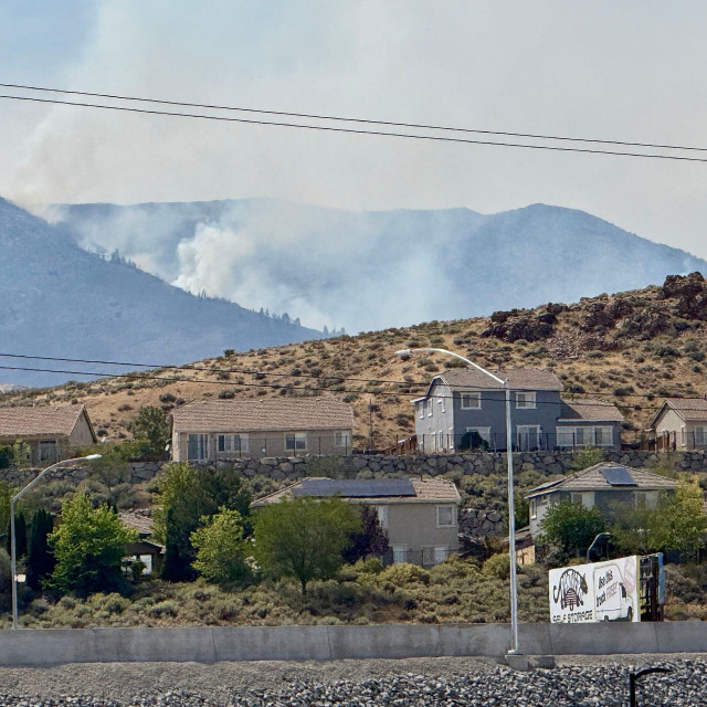 Νεβάδα: Συνεχίζεται οι μάχη με τη «Hawk Fire» - Ακόμη 23.000 κάτοικοι εγκαταλείπουν τα σπίτια τους