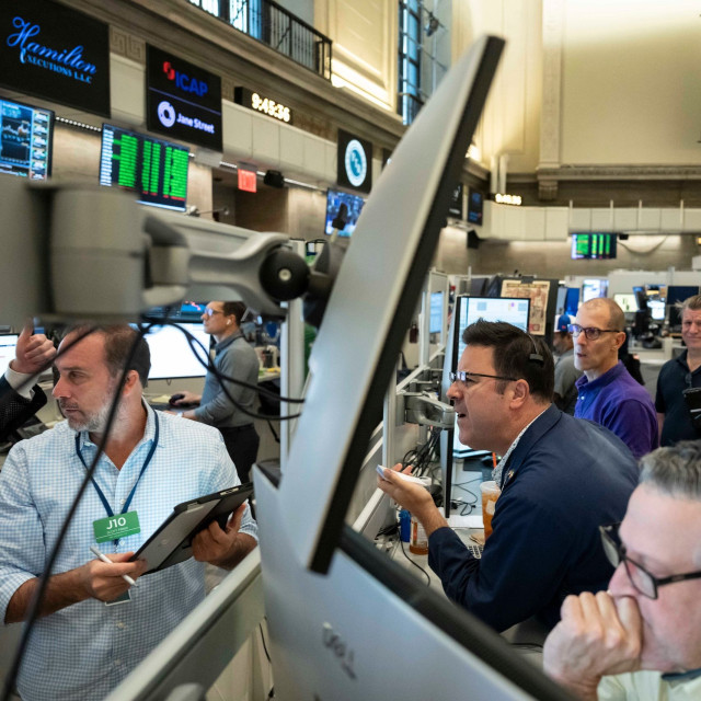 Wall Street: Υποχωρούν οι δείκτες λόγω πιέσεων στον τομέα τεχνολογίας και στη Μέση Ανατολή