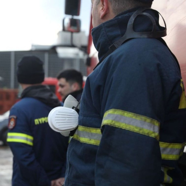 Δύο συλλήψεις για πυρκαγιά από όχημα που επεκτάθηκε σε δασική έκταση στην Καβάλα