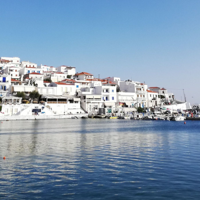 Εξοχικές κατοικίες: Τιμές που ζαλίζουν στα νησιά – Ποιοι ξένοι πληρώνουν το βάρος των σπιτιών χρυσά