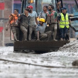 Τι λένε οι επιστήμονες για τη φονική πλημμύρα στο Νεπάλ - Από πού προήλθε ο τεράστιος όγκος νερού