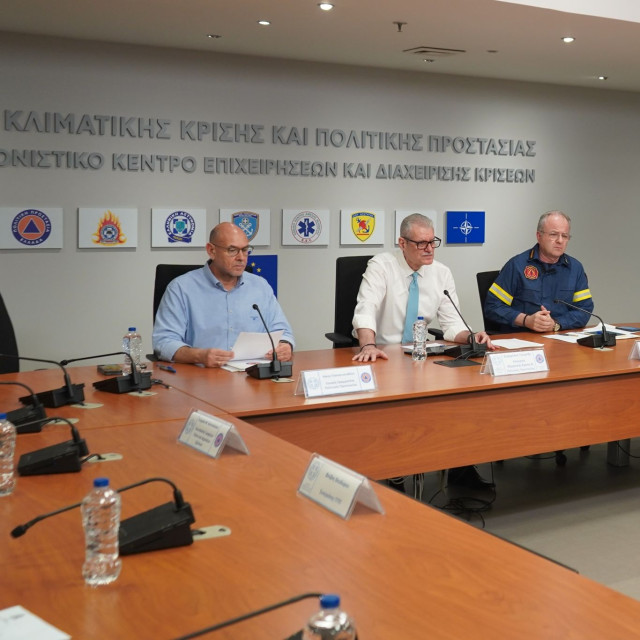 Τουρνάς για πυρκαγιές: «Αναδιάταξη και ενίσχυση των δυνάμεων λόγω των ισχυρών ανέμων»