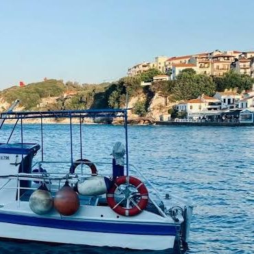 ΥΠΕΝ: Αναληθείς οι ισχυρισμοί δόμησης στα 25 μέτρα από τη θάλασσα - Τι αναφέρει το νέο ΕΧΣ Τουρισμού