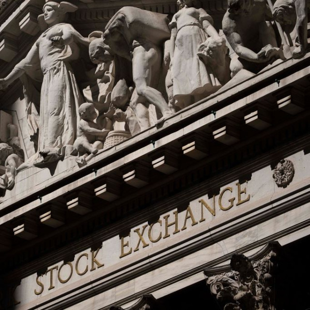 Wall Street: Οριακή πτώση μετά τη δημοσιοποίηση των στοιχείων για τον πληθωρισμό