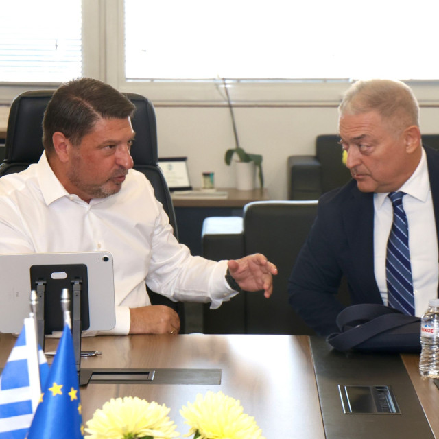 Σύσκεψη Χαρδαλιά με ΕΟΔΥ για τον ιό του Δυτικού Νείλου: Έκτακτη επιχείρηση καταπολέμησης κουνουπιών