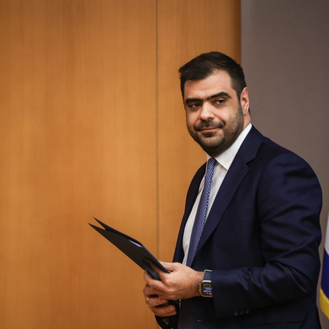 Μαρινάκης: Αυτοαναιρείται το ΠΑΣΟΚ με αυτά που προτείνει για τo ιδιωτικό χρέος