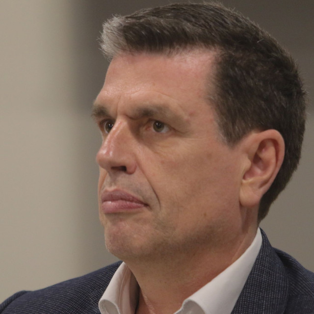 Καιρίδης: «Καλά που είναι οι Αλβανοί» στη χώρα και κάνουν τα τεχνικά επαγγέλματα