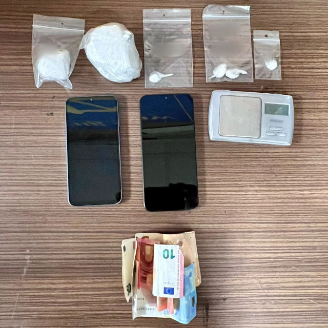 Δυο συλλήψεις για κατοχή και διακίνηση κοκαΐνης σε Περιστέρι και Ίλιον