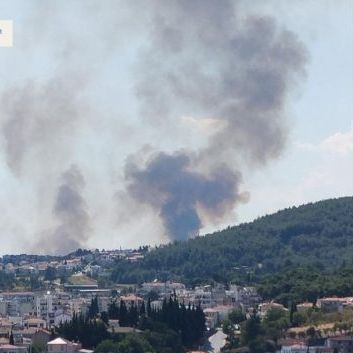 Φωτιά στο Πετροχώρι Ξάνθης: Ενισχύθηκαν οι δυνάμεις - 7 αεροσκάφη και 2 ελικόπτερα στην κατάσβεση