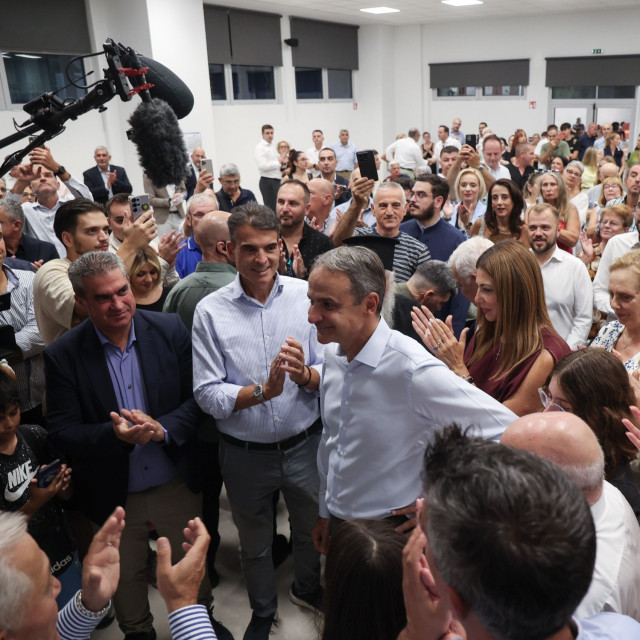 Μητσοτάκης: «Nωρίς να σας πω αν οι εκλογές γίνουν Μάρτιο ή Μάιο» - Τι είπε για σχολικά βιβλία